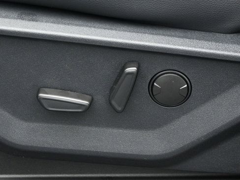 New 2026 Ford F250 Lariat w/ Black Appearance Package image 9