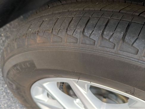 Used 2024 Chevrolet Equinox LT FWD image 39