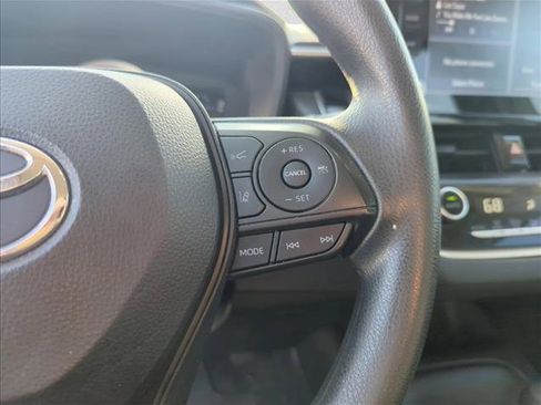 Used 2022 Toyota Corolla LE w/ LE Convenience Package image 16