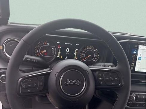 New 2026 Jeep Gladiator Sport AWD/4WD image 15