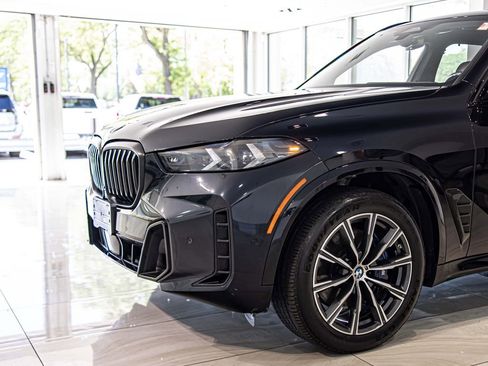 Used 2024 BMW X5 xDrive40i AWD/4WD image 4