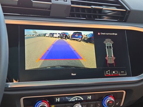 Used 2025 Audi Q3 2.0T Premium w/ Convenience Package image 18