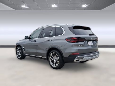 Used 2026 BMW X5 sDrive40i w/ Parking Assistance Package RWD image 3