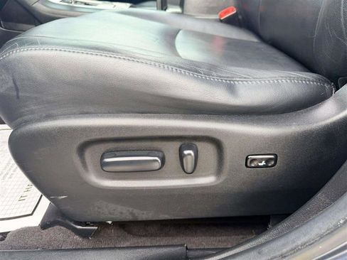 Used 2012 Toyota Highlander SE w/ Tow Pkg image 31