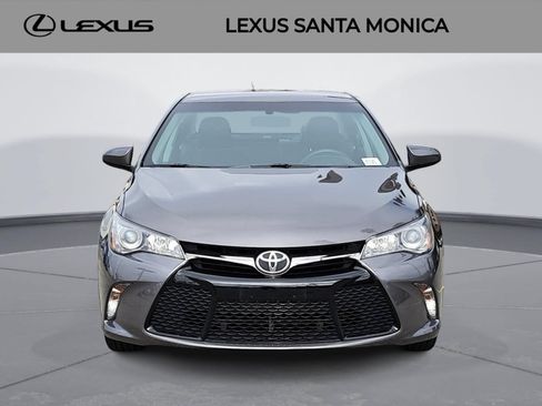 Used 2017 Toyota Camry SE FWD image 2