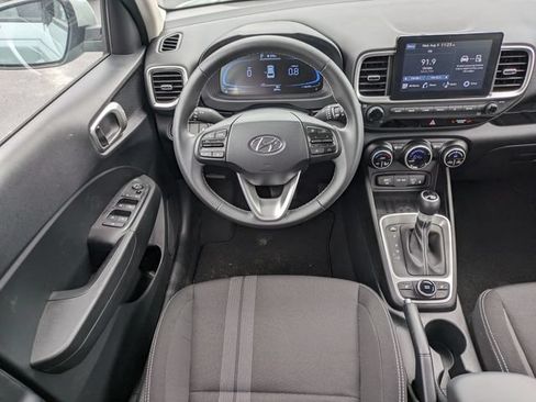 Used 2026 Hyundai Venue SEL FWD image 16