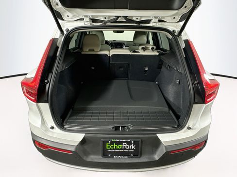 Used 2023 Volvo XC40 B4 Plus w/ Protection Package Premier FWD image 29