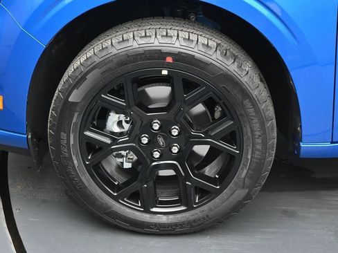 New 2026 Ford Maverick Lobo AWD/4WD image 28