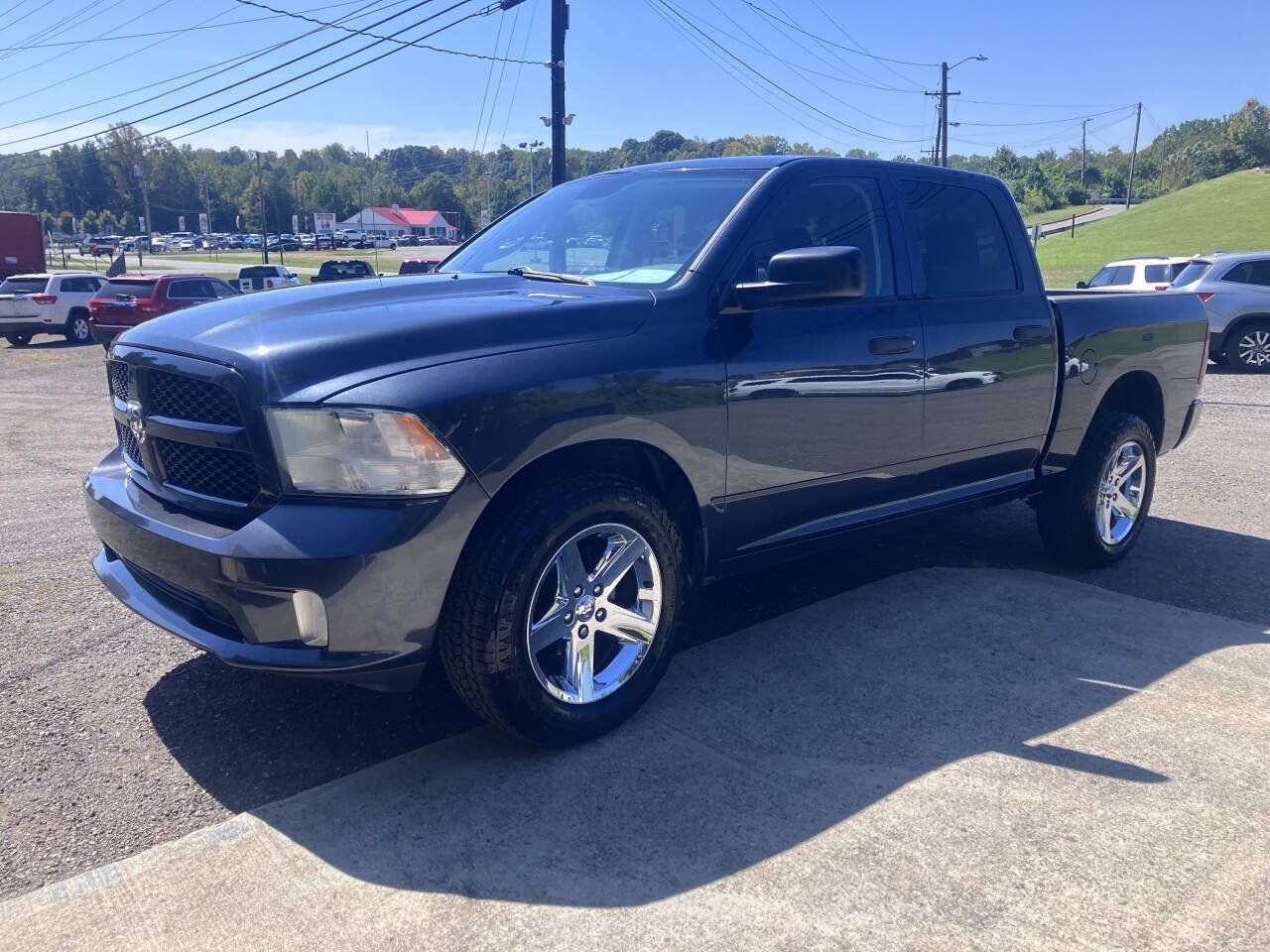 Used 2015 RAM 1500 Express RWD image 1