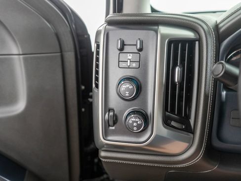 Used 2017 Chevrolet Silverado 1500 LTZ AWD/4WD image 21