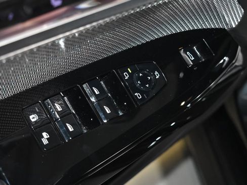 Certified 2024 BMW i7 xDrive60 image 6