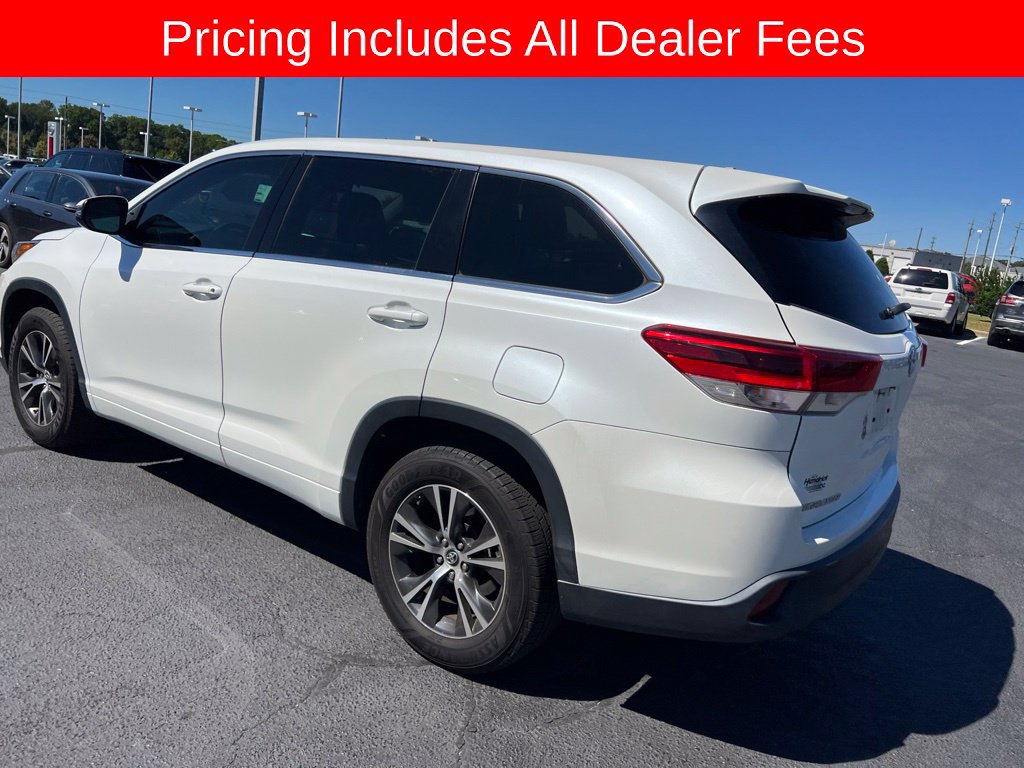 Used 2017 Toyota Highlander LE FWD image 35