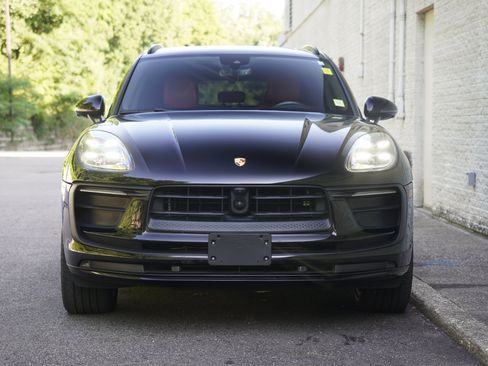 Used 2024 Porsche Macan AWD/4WD image 10