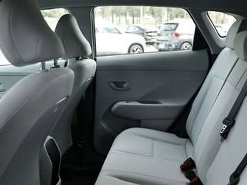 New 2026 Hyundai Kona SE image 9