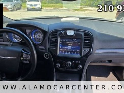 Used 2013 Chrysler 300 S RWD image 16