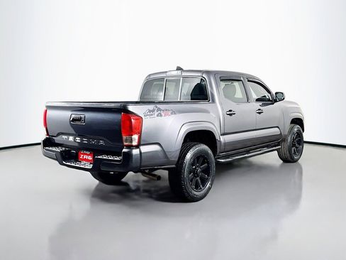 Used 2017 Toyota Tacoma SR image 5