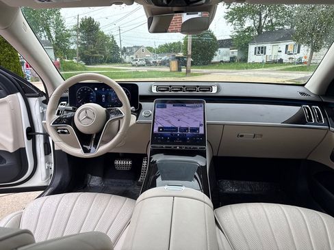 Used 2023 Mercedes-Benz S 500 4MATIC w/ AMG Line image 7