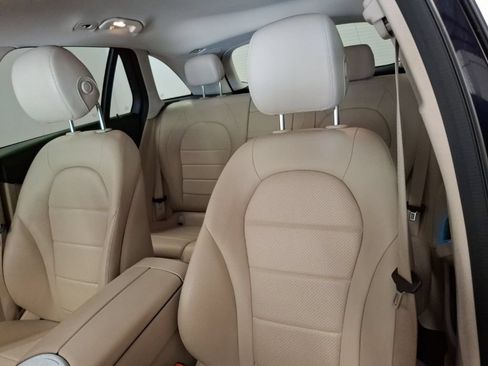 Used 2019 Mercedes-Benz GLC 300 4MATIC image 19