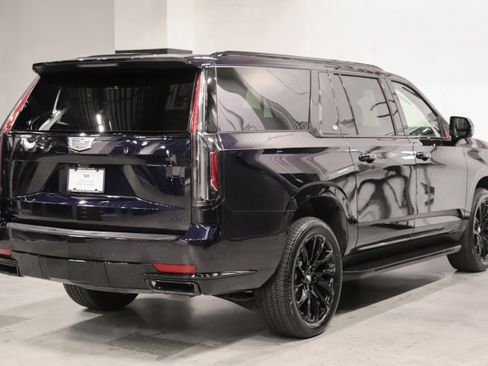 Certified 2023 Cadillac Escalade ESV Sport w/ LPO, ONYX Package AWD/4WD image 5