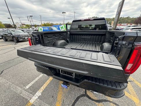 Used 2023 GMC Sierra 1500 AT4 image 31