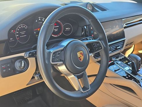 Used 2023 Porsche Cayenne Base image 20