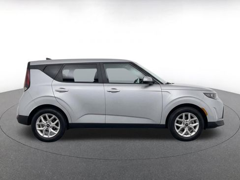 Used 2025 Kia Soul LX w/ LX Technology Package FWD image 14