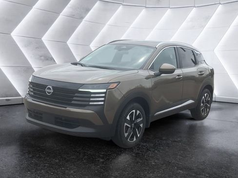 Used 2025 Nissan Kicks SV w/ SV Premium Package image 3