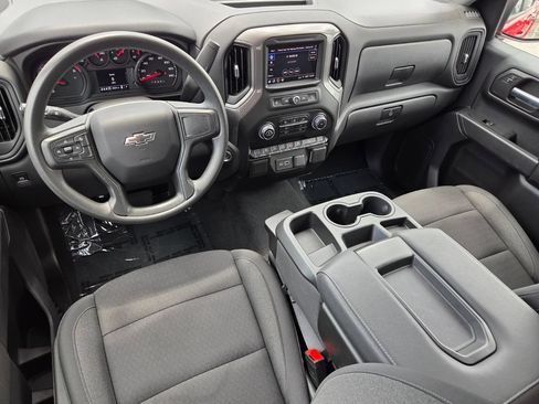 Used 2026 Chevrolet Silverado 1500 Custom Trail Boss w/ LPO, Dark Essentials Package AWD/4WD image 9