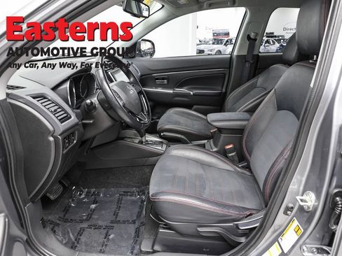 Used 2022 Mitsubishi Outlander Sport SE FWD image 14