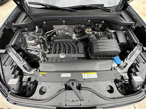 Used 2023 Volkswagen Atlas Cross Sport SE image 8