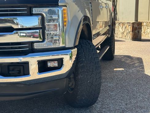 Used 2017 Ford F250 Lariat w/ Lariat Value Package image 3