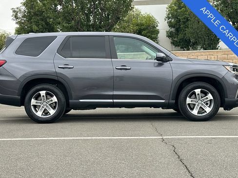 Used 2023 Honda Pilot EX-L image 3