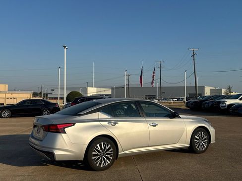 Certified 2025 Nissan Altima 2.5 SV FWD image 25