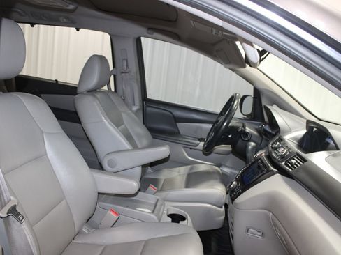 Used 2014 Honda Odyssey Touring image 24