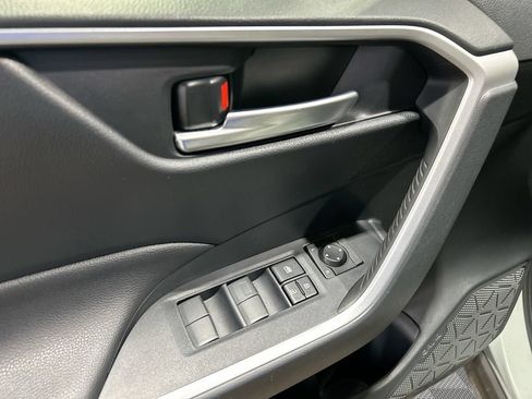 Used 2020 Toyota RAV4 XLE w/ Convenience Package AWD/4WD image 26