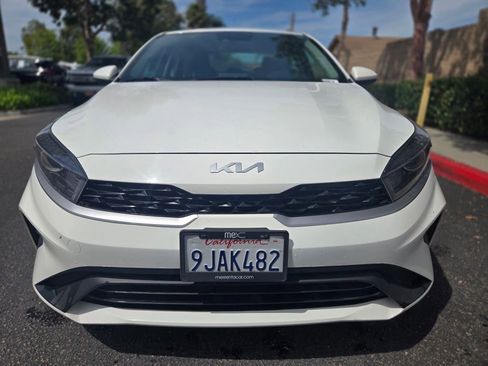 Used 2023 Kia Forte LX image 4