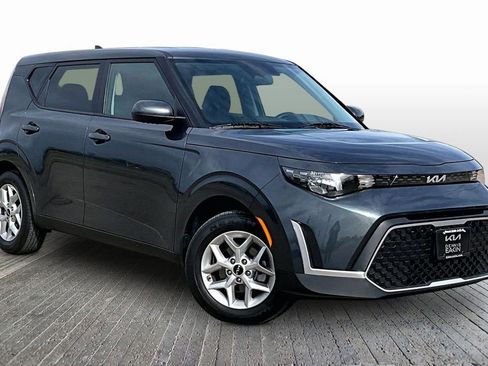Used 2025 Kia Soul LX w/ LX Technology Package image 11