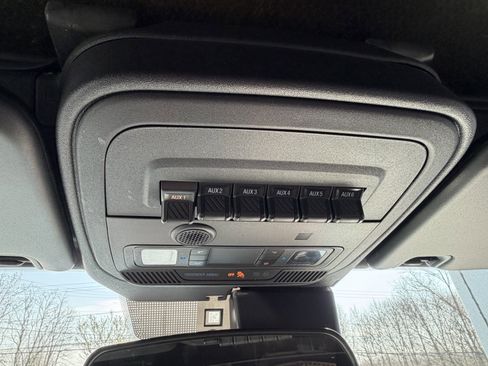 Used 2023 Ford Bronco Badlands image 23