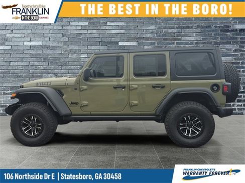 Used 2025 Jeep Wrangler Willys image 2