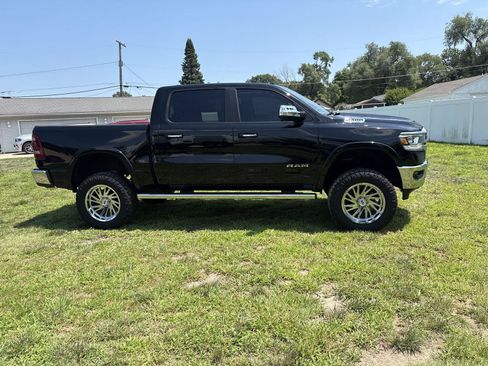 Used 2019 RAM 1500 Laramie AWD/4WD image 4