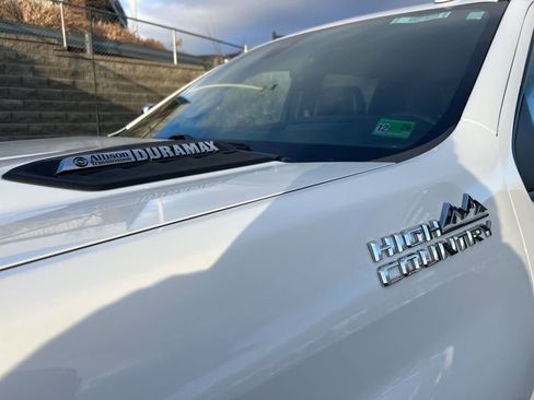 Used 2022 Chevrolet Silverado 2500 High Country w/ Technology Package image 32