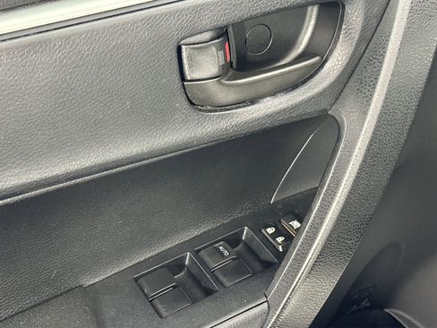 Used 2016 Toyota Corolla L image 17