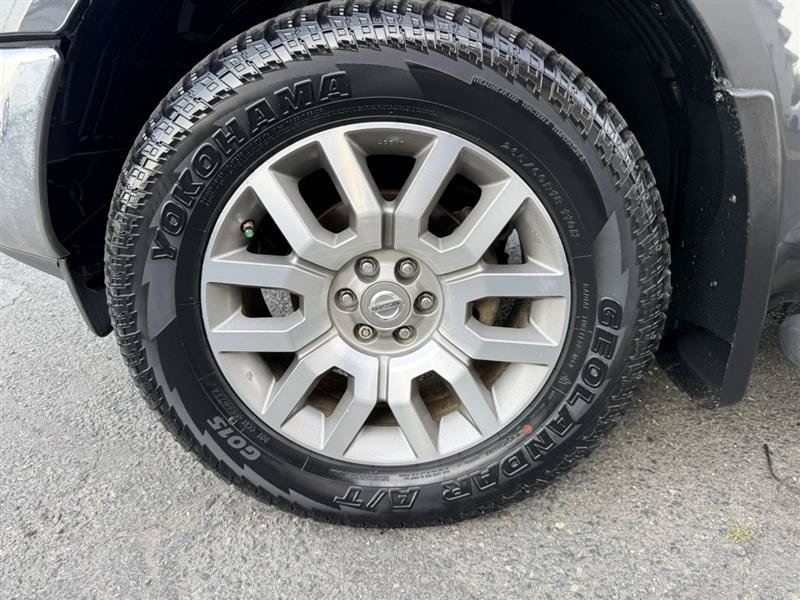 Used 2013 Nissan Frontier SL w/ Moonroof Pkg AWD/4WD image 9