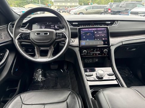 Certified 2022 Jeep Grand Cherokee L Overland AWD/4WD image 22