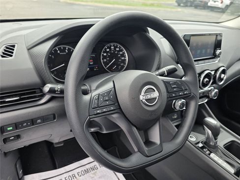 Used 2025 Nissan Sentra S FWD image 11