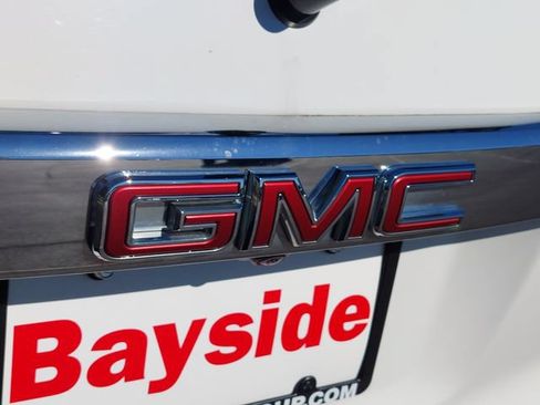 Used 2023 GMC Acadia SLE FWD image 38