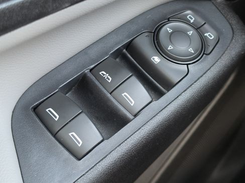 Used 2019 Chevrolet Equinox LS FWD image 14