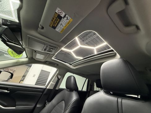 Used 2026 Toyota Highlander XLE image 5