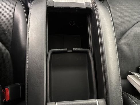 Used 2023 Toyota Highlander Limited image 33