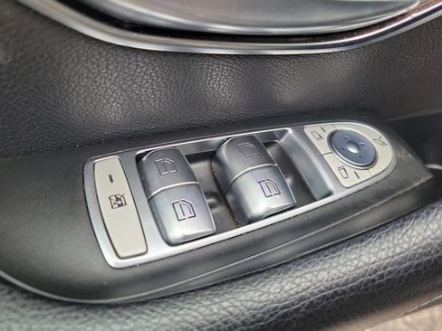 Used 2018 Mercedes-Benz E 400 4MATIC Sedan image 15